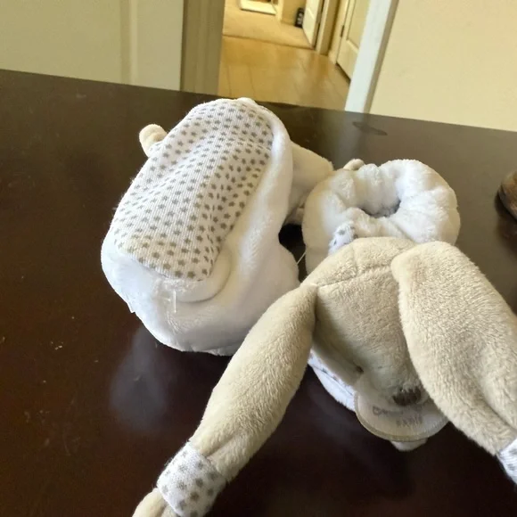 Infant Cream and White Plush Bear Slippers - Picture 4 of 8